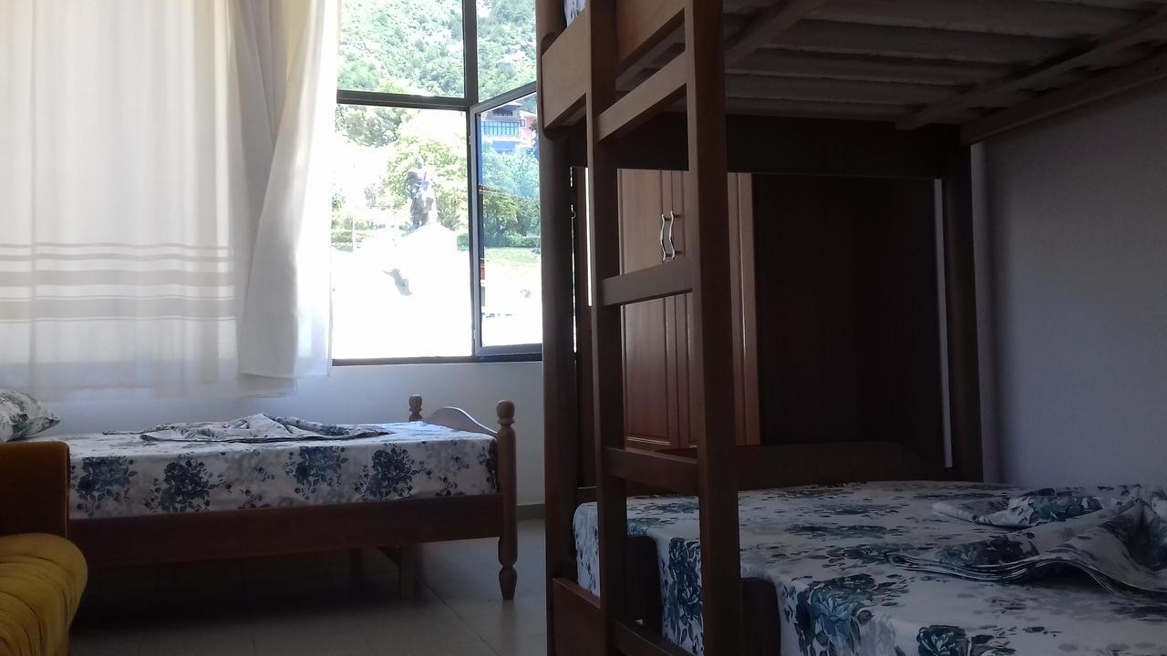 Kruja Hostel Экстерьер фото