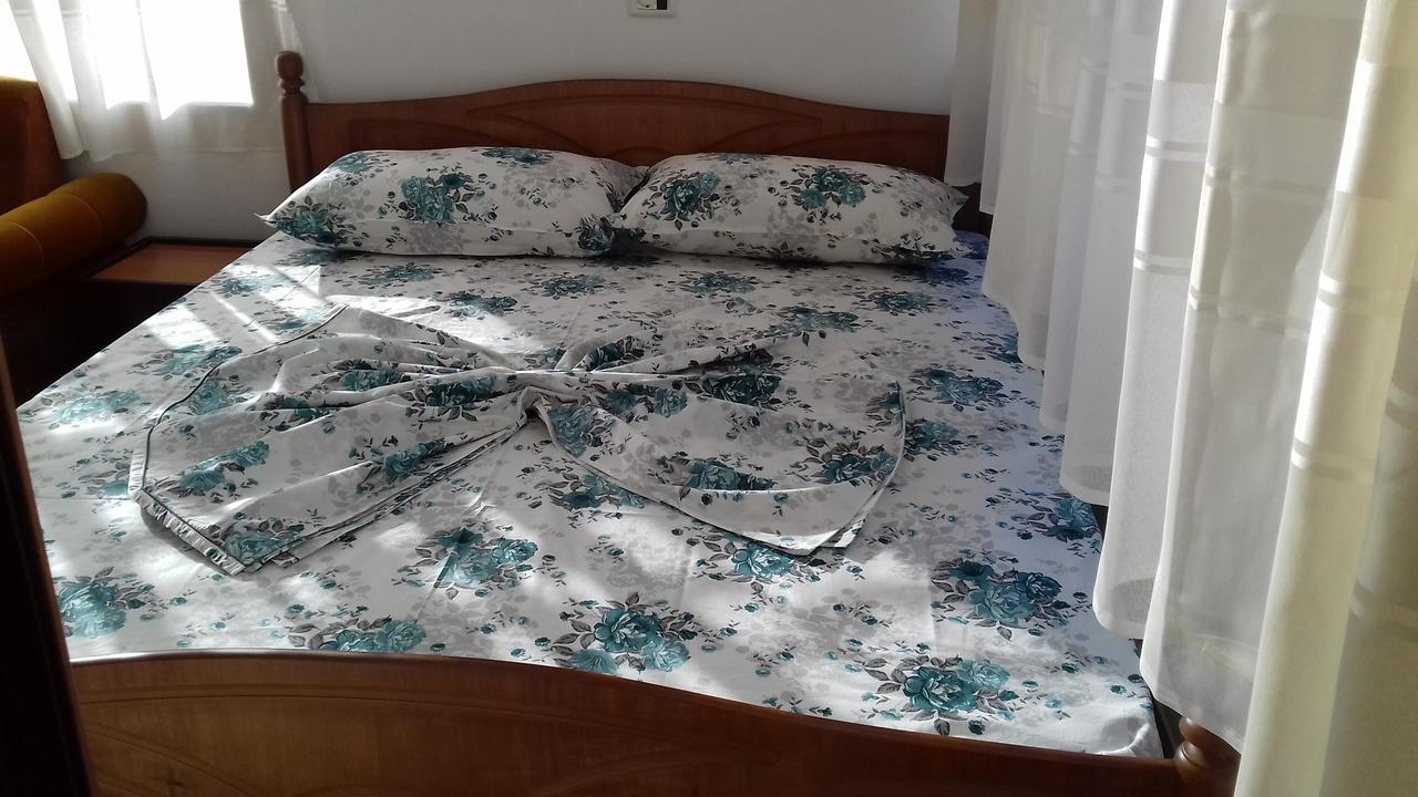 Kruja Hostel Экстерьер фото