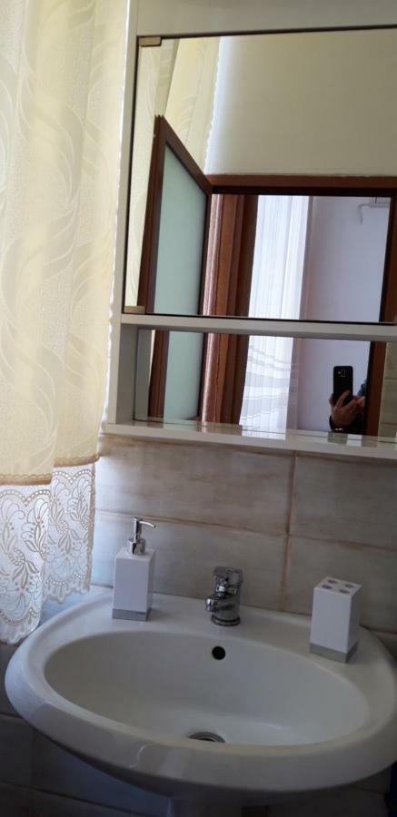 Kruja Hostel Экстерьер фото